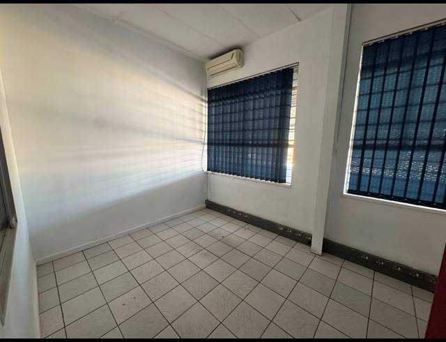 683M² WAREHOUSE TO LET IN SPARTAN
